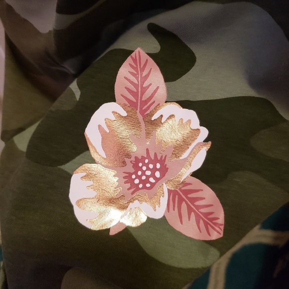 New! VS PINK Bling Campus Short Sleeve Tee - Picture 5 of 7